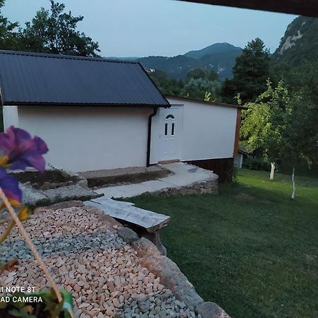 Lenilenii Bungalows Jajce Luaran gambar